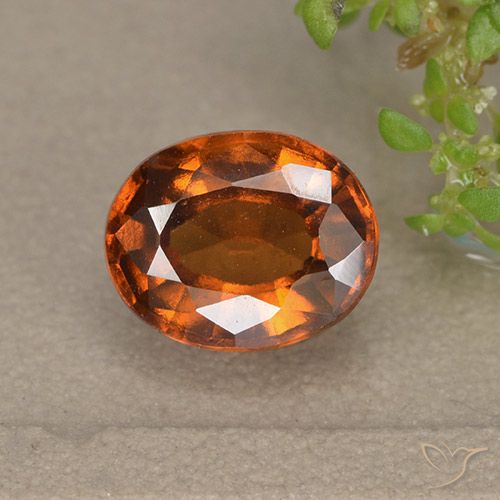 1.85ct طبيعي برتقالى نارى عقيق هيسونيت, بيضوي, قليلا جدا