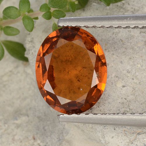 1.90ct طبيعي برتقالى داكن-متوسط هيسونيت غارنيت, بيضوي, قليلا جدا