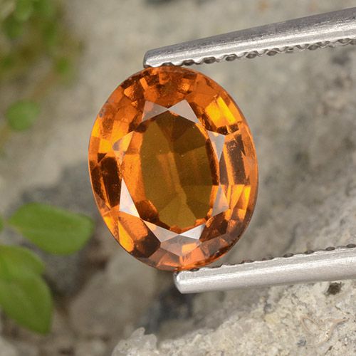 1.96ct طبيعي برتقالى داكن-متوسط هيسونيت غارنيت, بيضوي, قليلا جدا