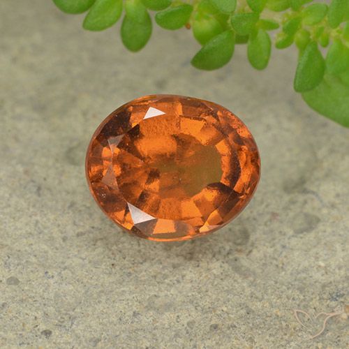 1.77ct طبيعي برتقالى غامق هيسونيت غارنيت, بيضوي, قليلا جدا