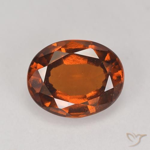 2.37ct طبيعي برتقالى كهرمانى عقيق هيسونيت, بيضوي, قليلا جدا