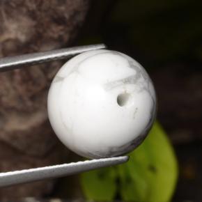 حجر الهاوليت أبيض رمادى طبيعي، جسم كروى / الكرة، 15.45 قيراط، غير شفاف