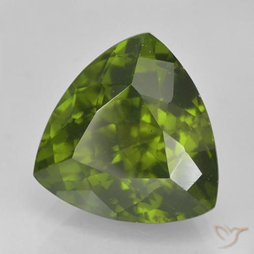 إيدوكراس Medium Dark-Green طبيعي، مثلثى، 4.47 قيراط، قليلا جدا