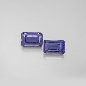 أحجار اليوليت أزرق بنفسجى طبيعية، قص الزمرد، قليلا جدا، وزنها  قيراط