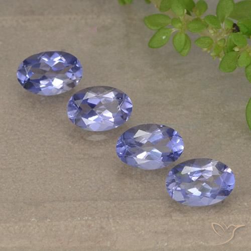 إيوليت طبيعي بلون Medium Light-Violet، وزن ‎1.66‎ قيراط، شكل بيضاوى، مقاس ‎5.9x4.1‎ مم