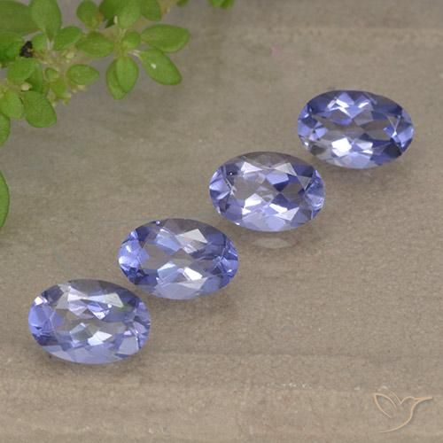 إيوليت طبيعي بلون Medium Light-Violet، وزن ‎1.66‎ قيراط، شكل بيضاوى، مقاس ‎5.9x4.1‎ مم