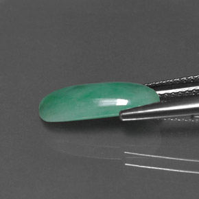 اليشمك أخضر طبيعي، قصة بيضاوى، 3.02 قيراط، غير شفاف