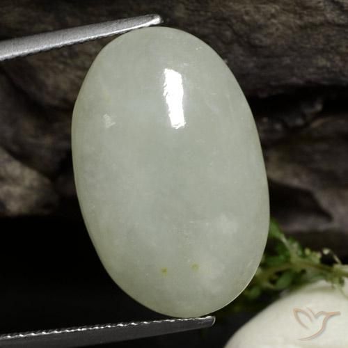 12.73ct طبيعي أخضر فاتح دافئ اليشمك, بيضوي, نصف شفاف