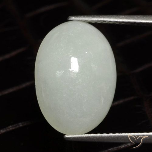 9.78ct طبيعي أخضر مصفر اليشمك, بيضوي, نصف شفاف