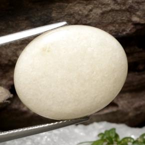 اليشمك أبيض طبيعي، قصة بيضاوى، 9.73 قيراط، نصف شفاف