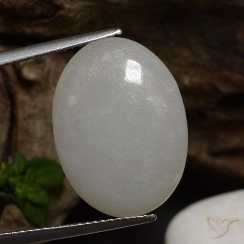 12.37ct طبيعي رمادى متوسط اليشمك, بيضوي, نصف شفاف