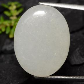 اليشمك اخضر فاتح طبيعي، قصة بيضاوى، 13.08 قيراط، نصف شفاف