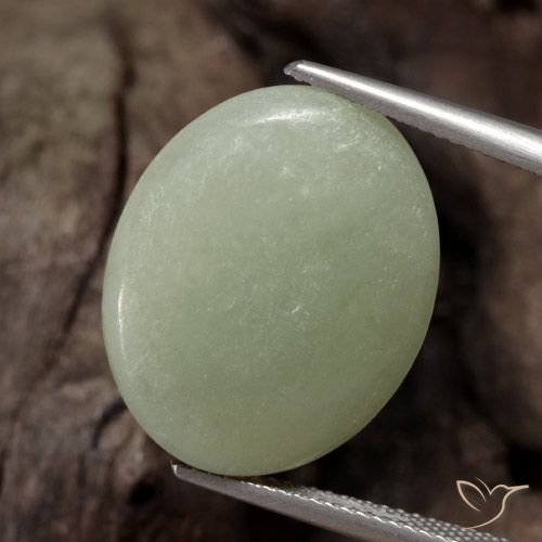 13.32ct طبيعي أخضر زيتوني اليشمك, بيضوي, نصف شفاف