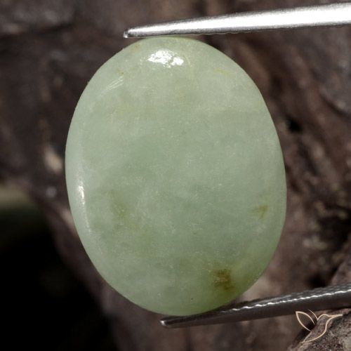 12.72ct طبيعي أخضر رمادى اليشمك, بيضوي, نصف شفاف