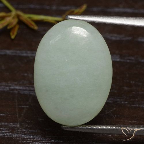 7.82ct طبيعي أخضر متوسط اليشمك, بيضوي, نصف شفاف
