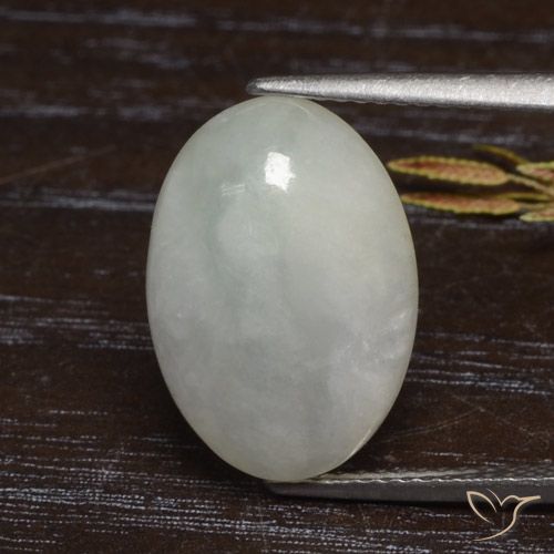 8.63ct طبيعي أخضر رمادى اليشمك, بيضوي, نصف شفاف