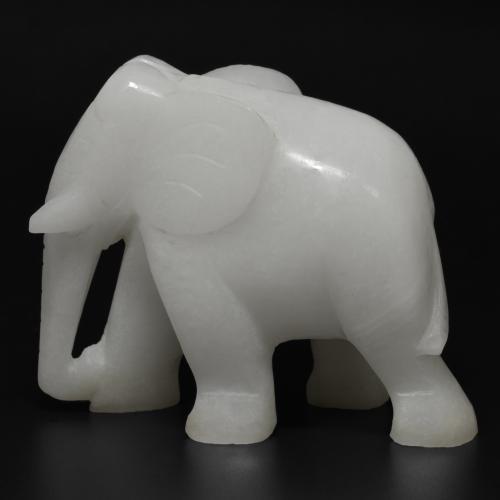 اليشمك أبيض رمادى طبيعي، شكل خيالي، 1256.64 قيراط، غير شفاف