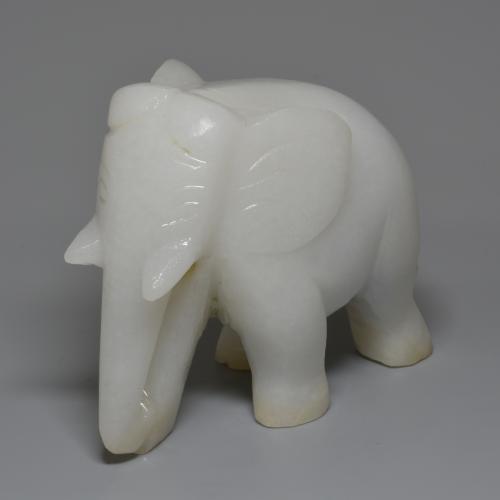 اليشمك أبيض رمادى طبيعي، شكل خيالي، 1311.99 قيراط، غير شفاف