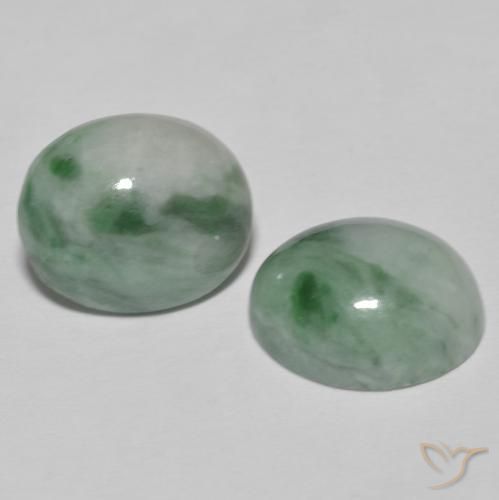 أحجار اليشمك Medium Light Green طبيعية، بيضوي، غير شفاف، وزنها 9.78 قيراط