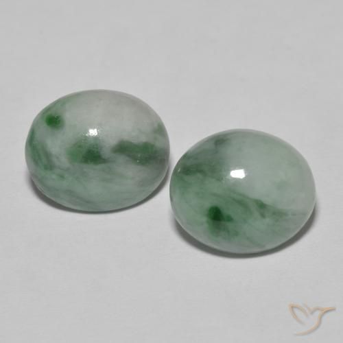 أحجار اليشمك Medium Light Green طبيعية، بيضوي، غير شفاف، وزنها 9.78 قيراط