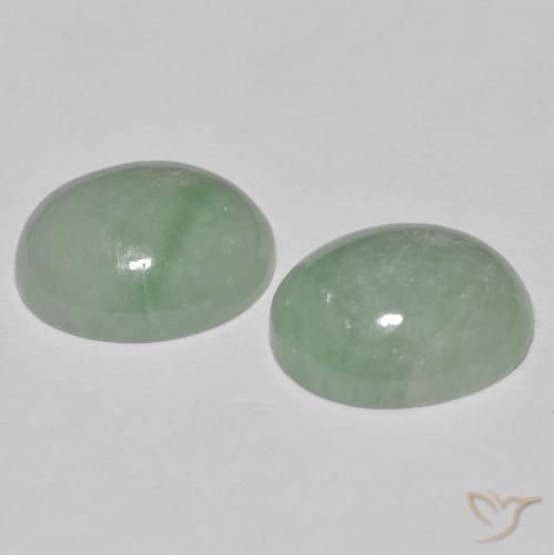 أحجار اليشمك Medium Light Green طبيعية، بيضوي، غير شفاف، وزنها 10.08 قيراط