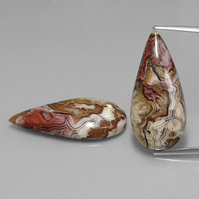 أحجار يشب أو جاسبر متعدد الألوان طبيعية، شكل الكمثرى، غير شفاف، وزنها  قيراط