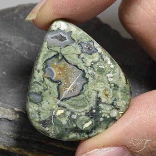 35.35ct طبيعي متعدد الألوان يشب أو جاسبر, شكل الكمثرى, غير شفاف, Photo A