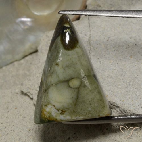 17.87ct طبيعي متعدد الألوان يشب أو جاسبر, مثلثى, غير شفاف