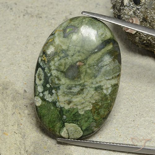 30.68ct طبيعي متعدد الألوان يشب أو جاسبر, بيضوي, غير شفاف
