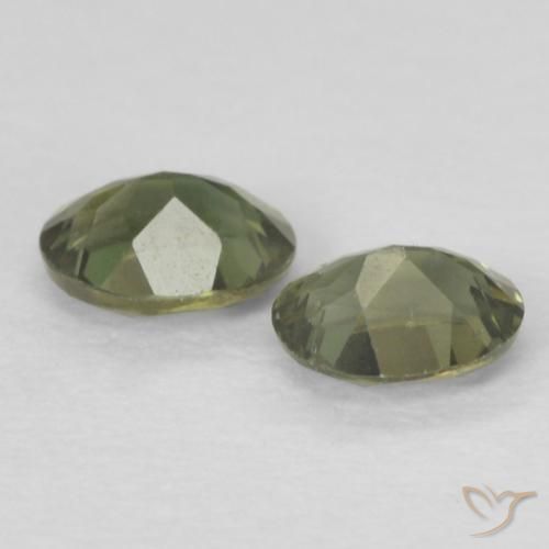 أحجار كورنيروبين Medium Dark-Green طبيعية، بيضوي، قليلا جدا، وزنها 0.37 قيراط