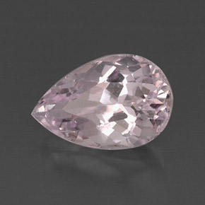 كونزيت طبيعي بلون وردي فاتح، وزن ‎7.35‎ قيراط، شكل شكل الكمثرى، مقاس ‎15.2x10‎ مم