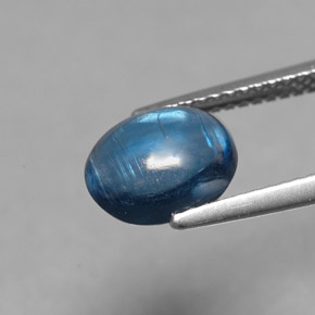 كيانيت طبيعي بلون أزرق، وزن ‎2.40‎ قيراط، شكل بيضاوى، مقاس ‎9x7.2‎ مم