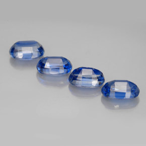 أحجار الكيانيت أزرق طبيعية، قصة بيضاوى، VS-SI، وزنها  قيراط