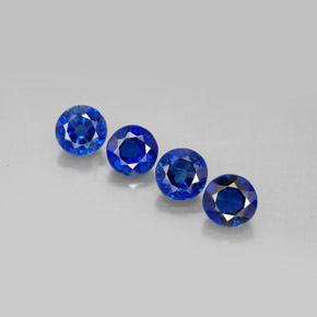 أحجار الكيانيت أزرق طبيعية، قصة دائرى، قليلا جدا، وزنها  قيراط