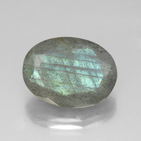 لابرادوريت طبيعي بلون متعدد الألوان، وزن ‎10.11‎ قيراط، شكل بيضاوى، مقاس ‎16.2x12.2‎ مم