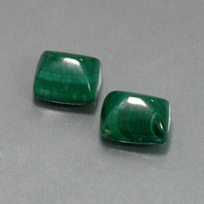 مالاكيت طبيعي بلون أخضر متعدد الألوان، وزن ‎‎ قيراط، شكل باغيت، مقاس ‎10x8.5‎ مم