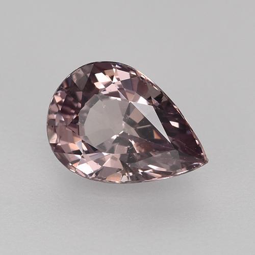 جارنيت مالايا طبيعي بلون Light Greyish Purple، وزن ‎0.93‎ قيراط، شكل شكل الكمثرى، مقاس ‎7.1x5‎ مم