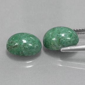 أحجار ماو-سيت-سيت أخضر طبيعية، قصة بيضاوى، غير شفاف، وزنها  قيراط