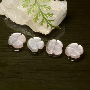 أحجار حجر القمر وردى فاتح جدا طبيعية، قص وردة، نصف شفاف، وزنها 4.14 قيراط