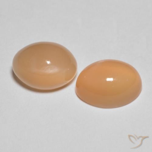 أحجار حجر القمر Medium Light-Orange طبيعية، بيضوي، نصف شفاف، وزنها 2.86 قيراط
