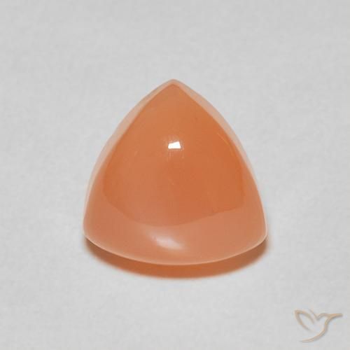 2.07ct طبيعي برتقالي فاتح حجر القمر, مثلثى, نصف شفاف