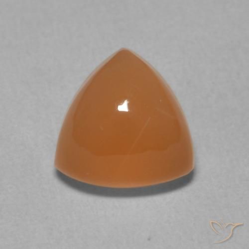2.07ct طبيعي برتقالى متوسط حجر القمر, مثلثى, نصف شفاف