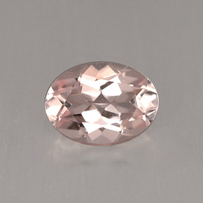 مورغانيت طبيعي بلون وردي فاتح، وزن ‎0.71‎ قيراط، شكل بيضاوى، مقاس ‎7.1x5‎ مم