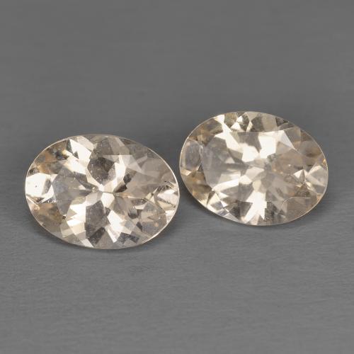 أحجار مورغانيتي وردى متوسط طبيعية، قصة بيضاوى، قليلا جدا، وزنها 2.08 قيراط