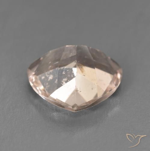 مورغانيتي Medium Light-Pink طبيعي، مثلثى، 3.53 قيراط، قليلا جدا