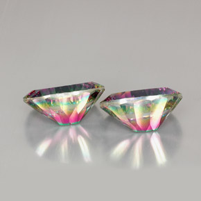 أحجار الكوارتز الغامض أعلى قوس قزح طبيعية، قصة بيضاوى، VVS-VS، وزنها  قيراط