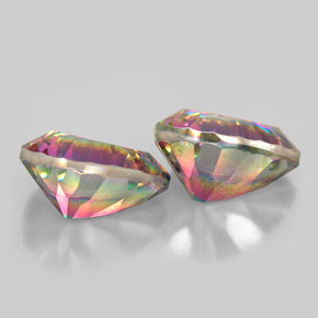 أحجار الكوارتز الغامض أعلى قوس قزح طبيعية، شكل الكمثرى، VVS، وزنها  قيراط