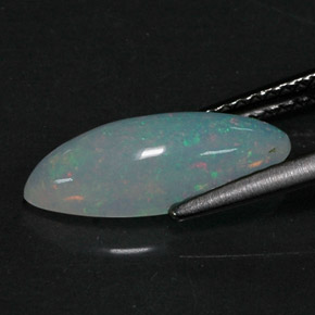 أوبال طبيعي بلون متعدد الألوان، وزن ‎1.56‎ قيراط، شكل شفاف، مقاس ‎14.7x6‎ مم