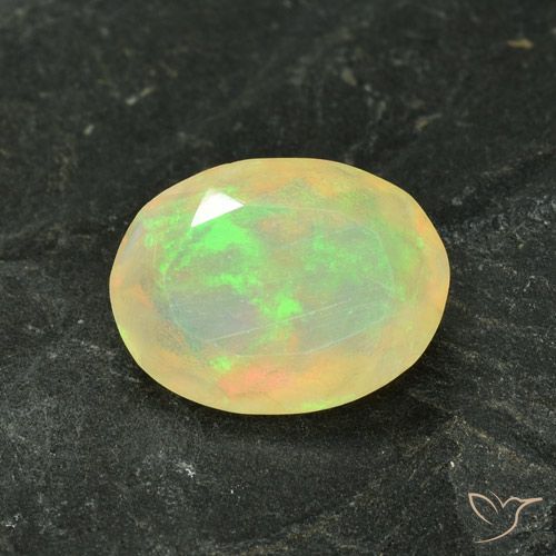 1.29ct طبيعي متعدد الألوان أوبال, بيضوي, نصف شفاف
