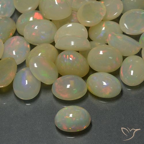 1.26ct طبيعي متعدد الألوان أوبال, بيضوي, نصف شفاف